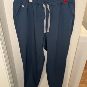 Figs Men's Charcoal Jogger Pants/ Scrubs